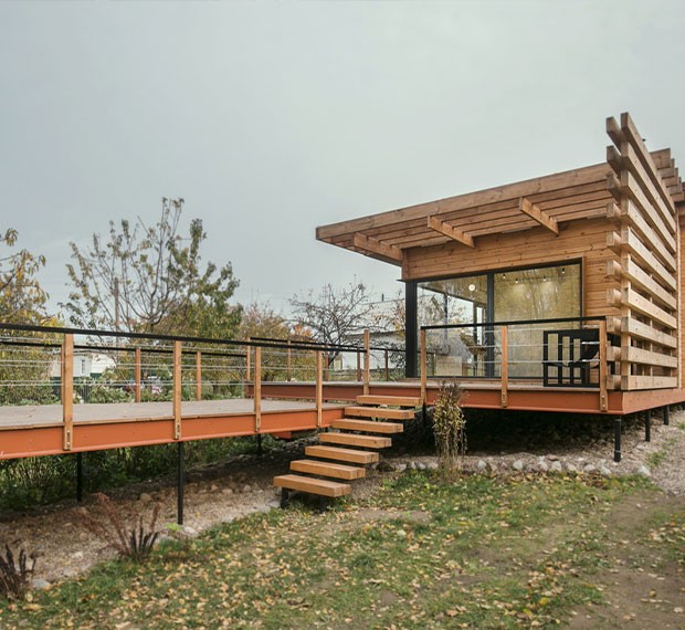 Винтовые сваи для террасы или веранды в Валдае